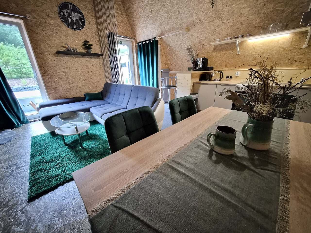 A-Frame, Kuchyň a jídelna